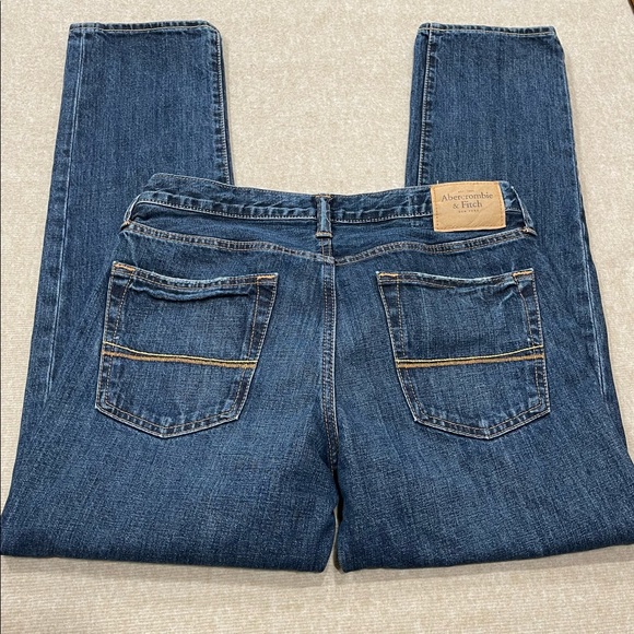 Abercrombie & Fitch Medium Wash Straight Leg Button Fly Denim Blue Jeans Men Boy - Picture 2 of 13